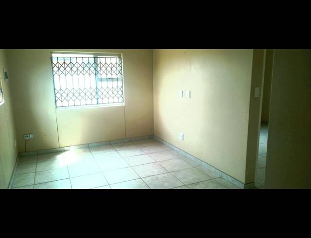 2 BEDROOM FREEHOLD FOR SALE IN SALFIN